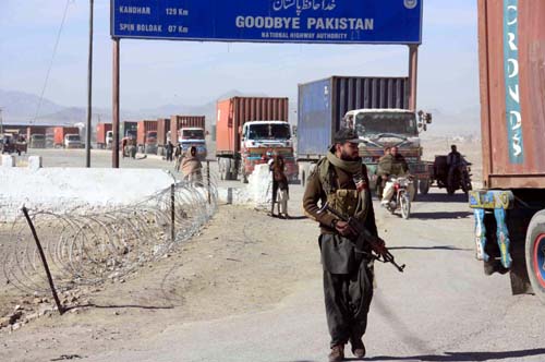 afghanforcesseizespakistantruckladenwith1000kgofexplosives